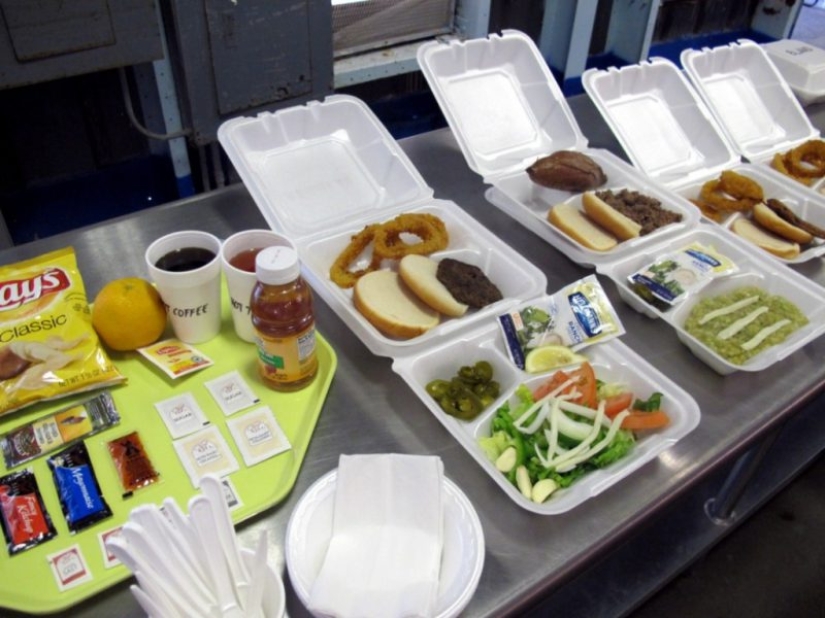 Prison peddlers: what prisoners are fed in the USA and Russia Prison peddlers: what prisoners are fed in the USA and Russia