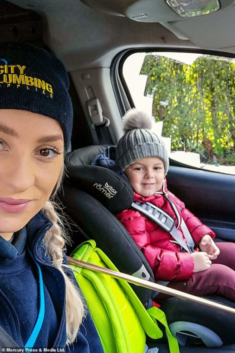 Problems with the riser? A beautiful plumber from the UK will cope with this in a matter of minutes