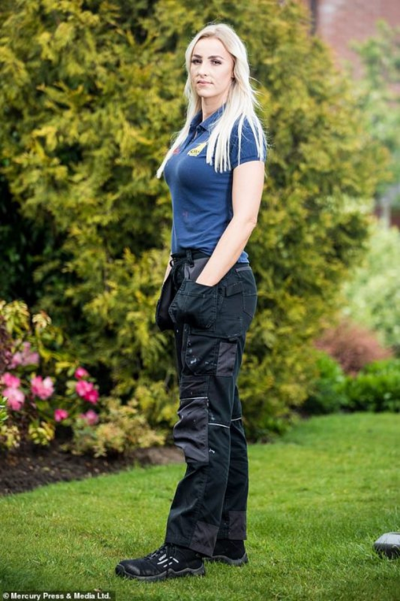 Problems with the riser? A beautiful plumber from the UK will cope with this in a matter of minutes