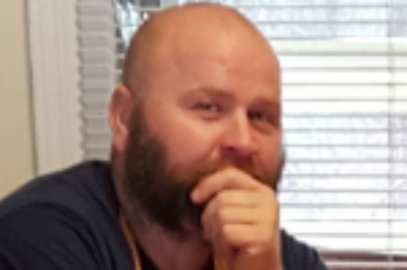 Profesión peligrosa: el fotógrafo vino a fotografiar la casa y la anfitriona le disparó