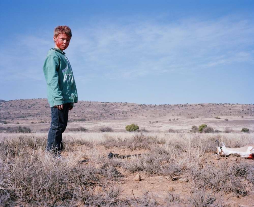 Provocativa foto del proyecto "Cazadores y presas"