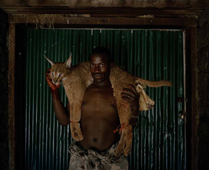 Provocative photo project "Hunters and prey"