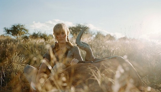 Provocative photo project "Hunters and their prey" Provocative photo project "Hunters and their prey"