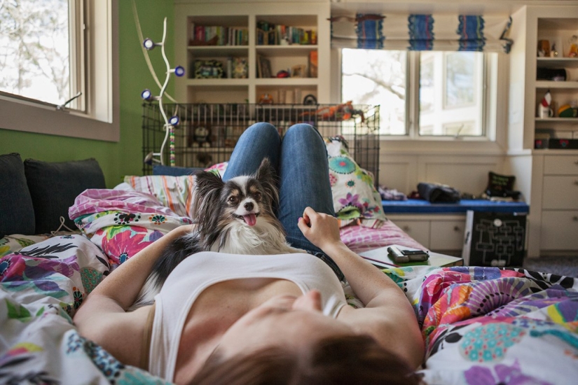 Proyecto fotográfico sobre mujeres sensuales de Texas y sus armas favoritas