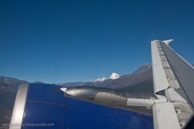 "Puedes cagar de los sentimientos": el aeropuerto más peligroso del mundo, al aterrizar en el que no hay derecho a cometer un error "Puedes cagar de los sentimientos": el aeropuerto más peligroso del mundo, al aterrizar en el que no hay derecho a cometer un error