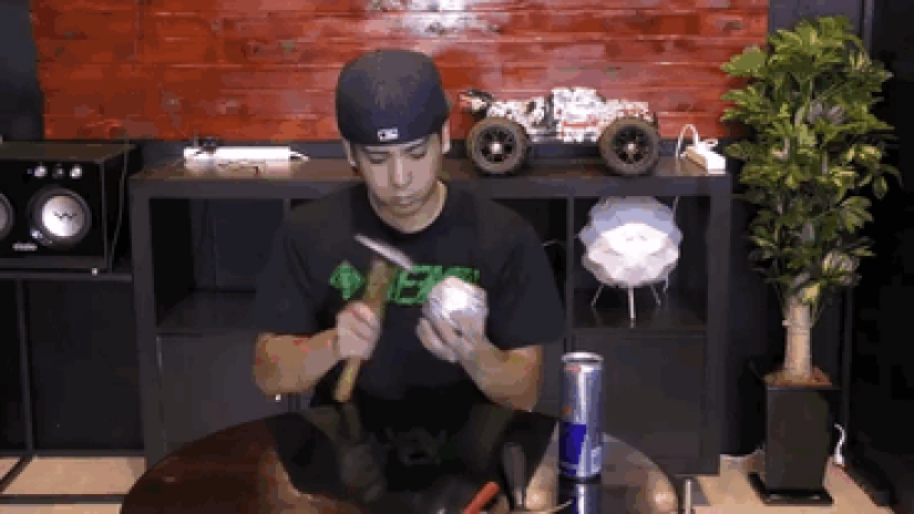 Pulirme por completo: los japoneses convierten las bolas de papel de aluminio en una perfección brillante