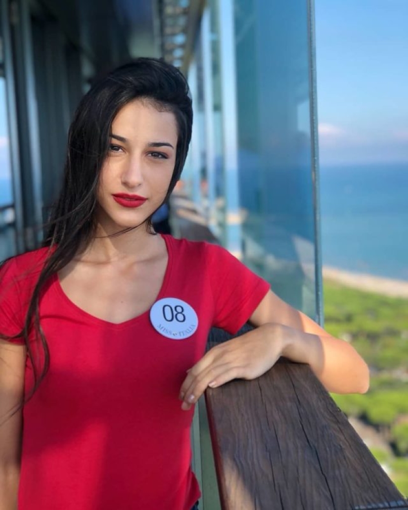 ¿Qué sabes de belleza? Una chica con una sola pierna llegó a la final de "Miss Italia" ¿Qué sabes de belleza? Una chica con una sola pierna llegó a la final de "Miss Italia"