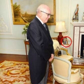 Queen Elizabeth removed the photo of Meghan Markle from the place of honor, where it stood for only a week