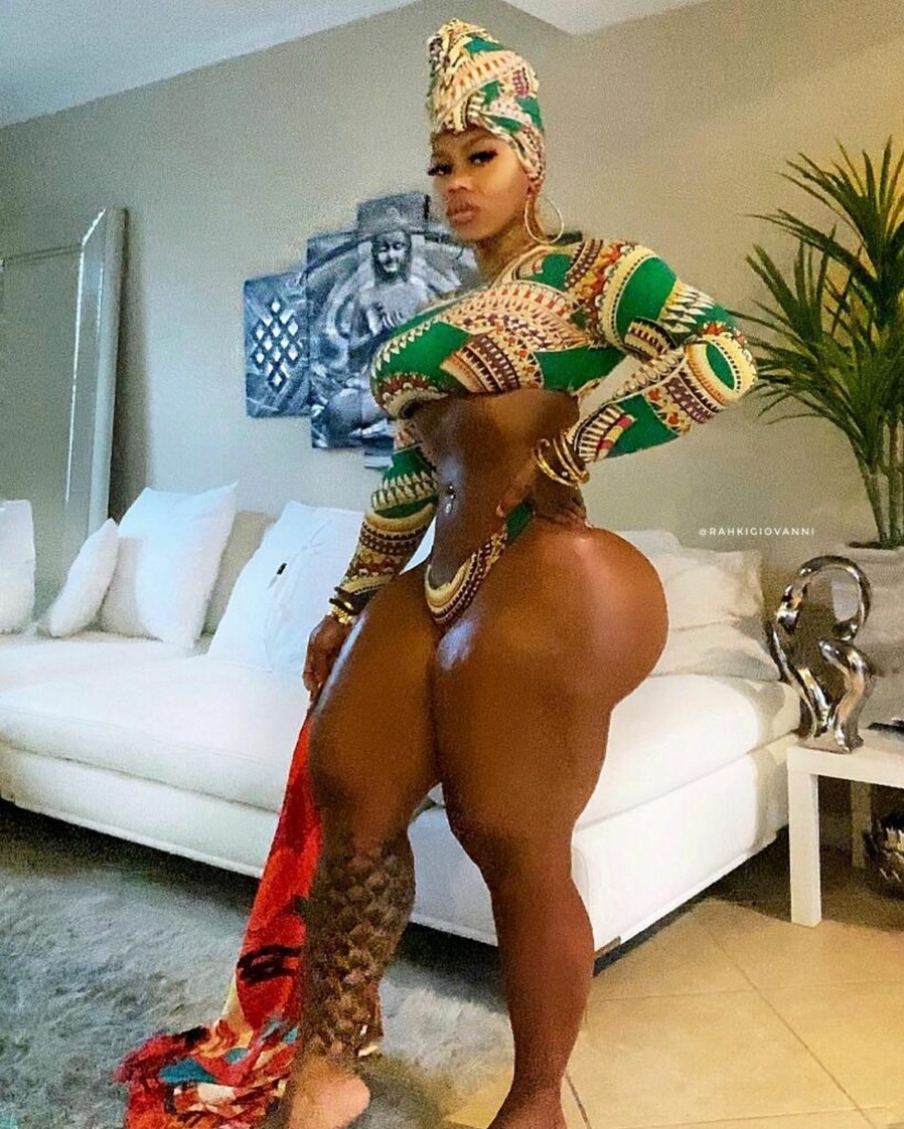 Rahi Giovanni es una chica centauro con caderas enormes