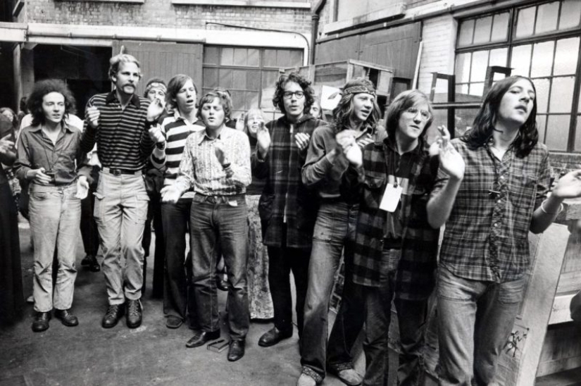 Rape and pedophilia in the name of Jesus: the terrible truth about the sect "Children of God"