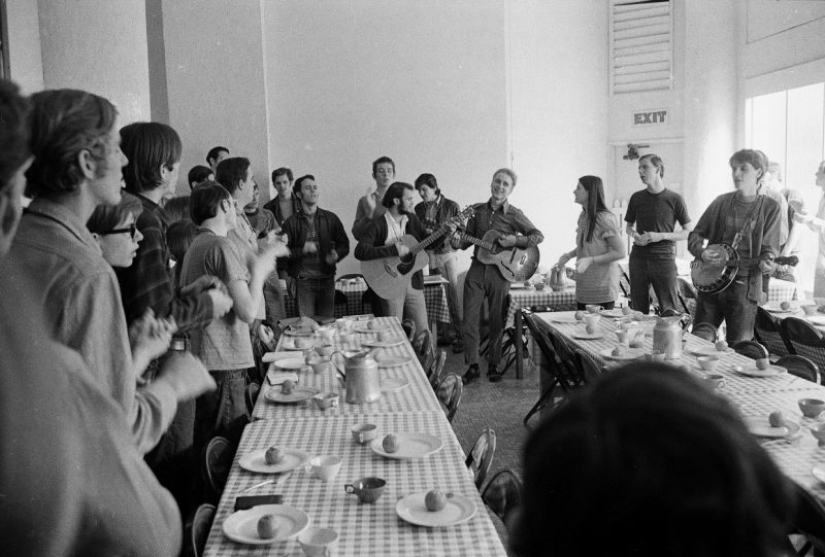 Rape and pedophilia in the name of Jesus: the terrible truth about the sect "Children of God"