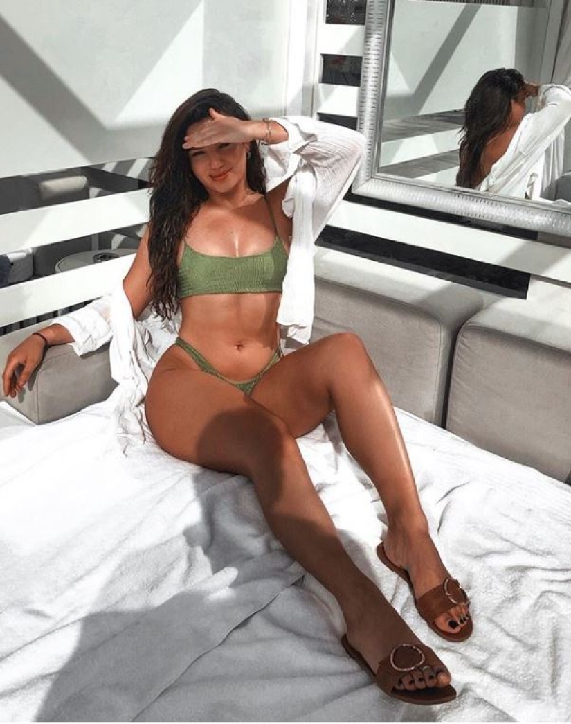 Ready for summer! Glamorous beauties showed off their chic shapes in swimsuits Ready for summer! Glamorous beauties showed off their chic shapes in swimsuits