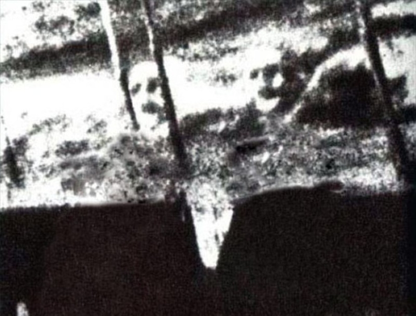 Reality or a film defect? The most famous ghost photos Reality or a film defect? The most famous ghost photos
