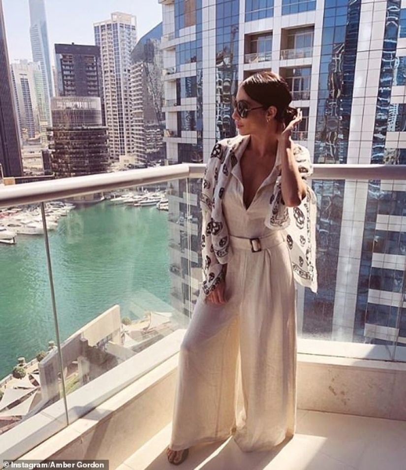 Recompensa por el dinero gastado: la chica recibe un salario por comprar cosas exclusivas para celebridades