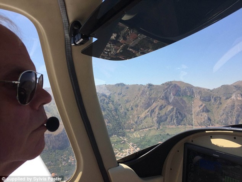 Retired and started living: an elderly couple built a plane and flew around the world Retired and started living: an elderly couple built a plane and flew around the world