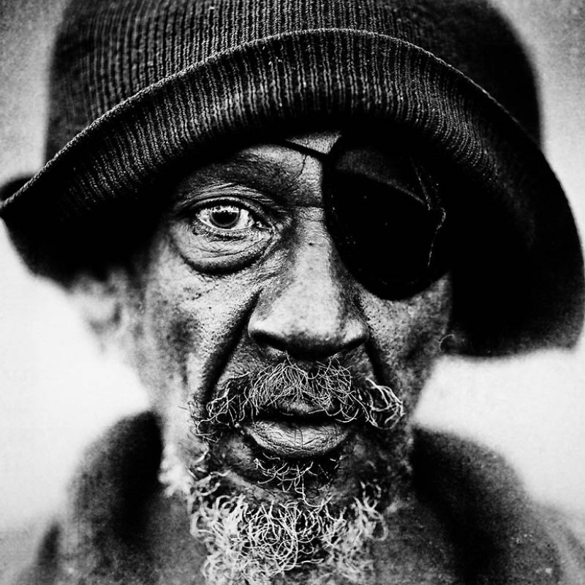 Retratos de personas sin hogar por el fotógrafo Lee Jeffries Retratos de personas sin hogar por el fotógrafo Lee Jeffries