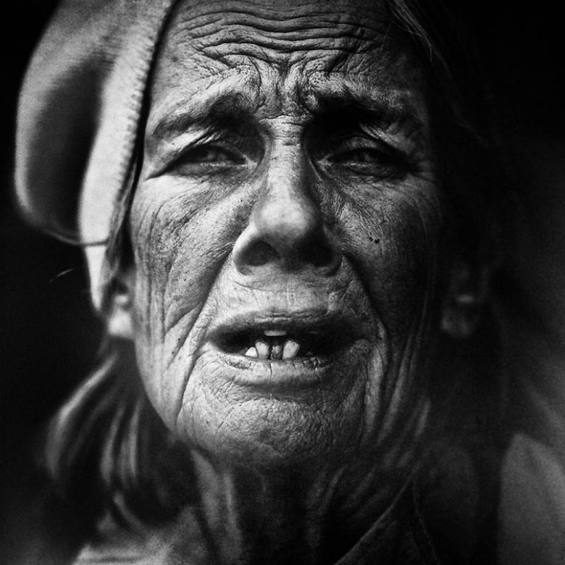Retratos de personas sin hogar por el fotógrafo Lee Jeffries Retratos de personas sin hogar por el fotógrafo Lee Jeffries