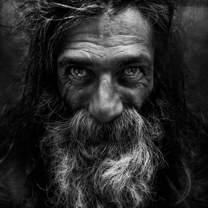 Retratos de personas sin hogar por el fotógrafo Lee Jeffries Retratos de personas sin hogar por el fotógrafo Lee Jeffries