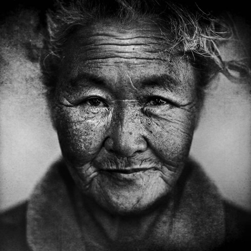 Retratos de personas sin hogar por el fotógrafo Lee Jeffries Retratos de personas sin hogar por el fotógrafo Lee Jeffries