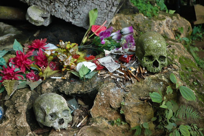 Rituales funerarios inusuales en Indonesia Rituales funerarios inusuales en Indonesia