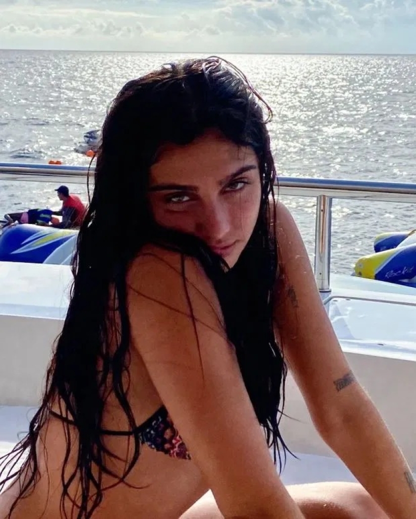 Romance y el mar: Madonna está de vacaciones con un joven amante y niños en las Maldivas