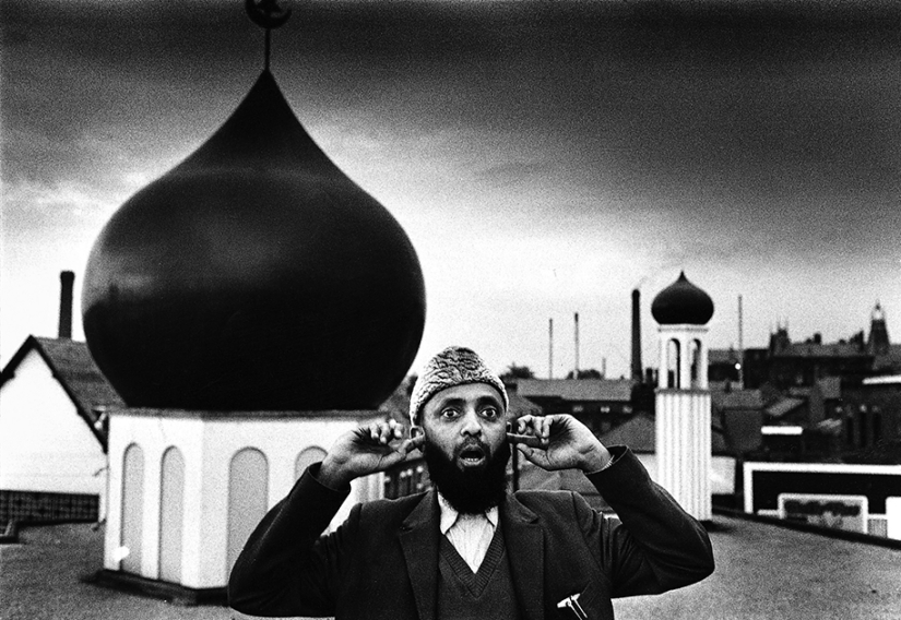 Romano Canoni is an Italian photographer who became the "eyes of war"