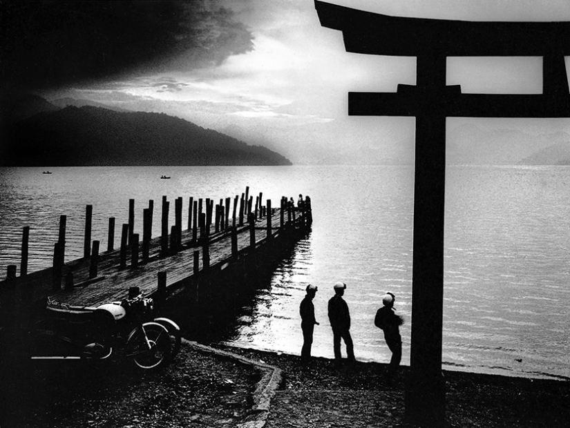 Romano Canoni is an Italian photographer who became the "eyes of war"