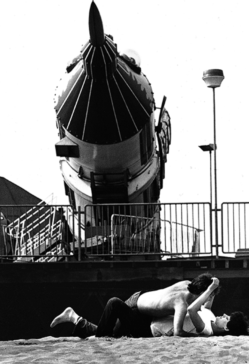 Romano Canoni is an Italian photographer who became the "eyes of war"