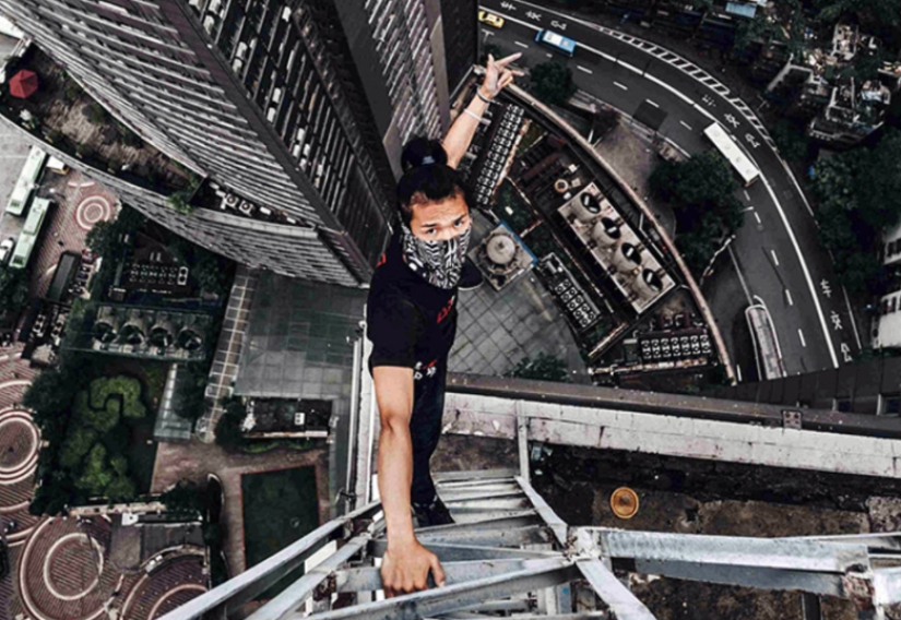 Rufer from China fell off a skyscraper during a stunt, and this was captured by the camera