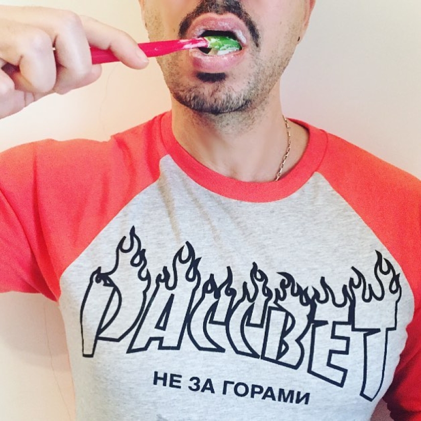 "Rush Fashion" conquers the Decaying West: who made the Cyrillic alphabet fashionable and how