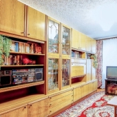 Saludos desde los años 90! El apartamento en venta en Minsk tocó a los networkers