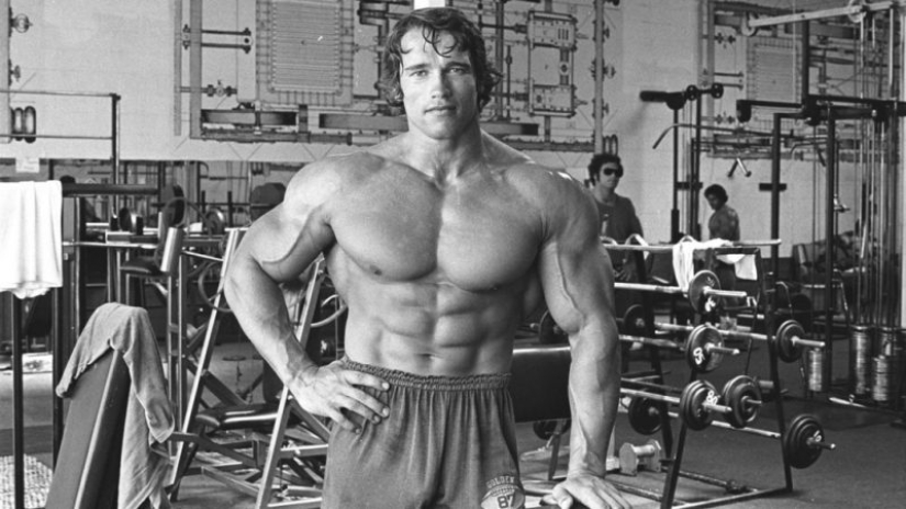 Schwarzenegger's son showed his biceps and reminded his father in his youth Schwarzenegger's son showed his biceps and reminded his father in his youth