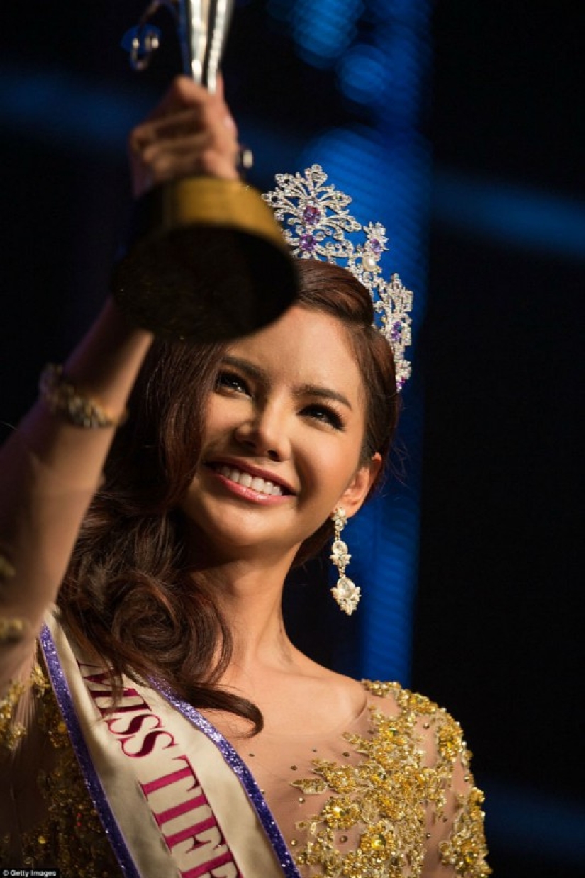 Se llevó a cabo un concurso de belleza en Pattaya entre hermosas damas que... nacieron hombres Se llevó a cabo un concurso de belleza en Pattaya entre hermosas damas que... nacieron hombres