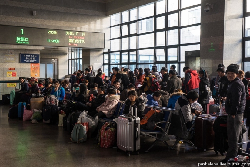 Sedentary hell: 21 hours in a hard carriage from Beijing to Guangzhou
