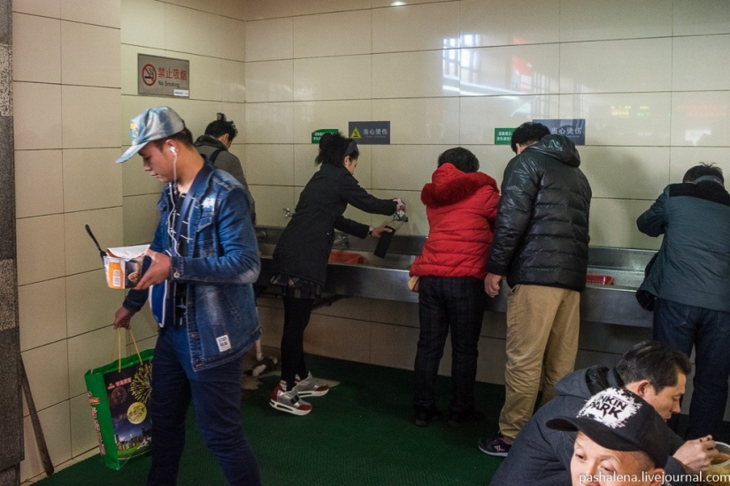 Sedentary hell: 21 hours in a hard carriage from Beijing to Guangzhou