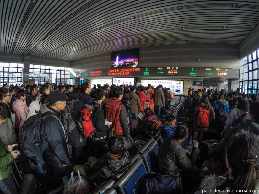 Sedentary hell: 21 hours in a hard carriage from Beijing to Guangzhou