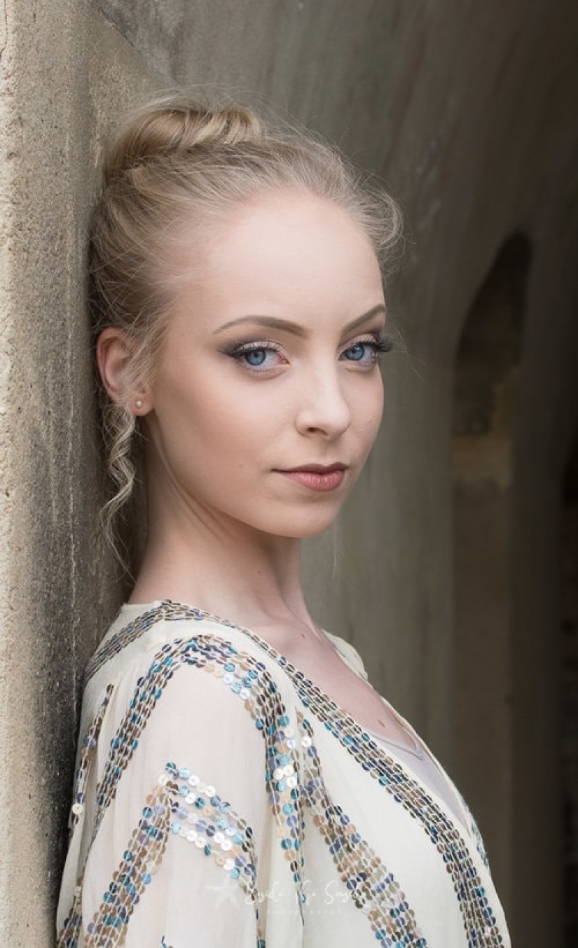 See how 11 photographers told the story of one dress See how 11 photographers told the story of one dress