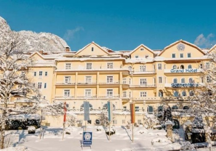 Self-isolation in a royal way: the monarch of Thailand quarantined 20 mistresses Self-isolation in a royal way: the monarch of Thailand quarantined 20 mistresses