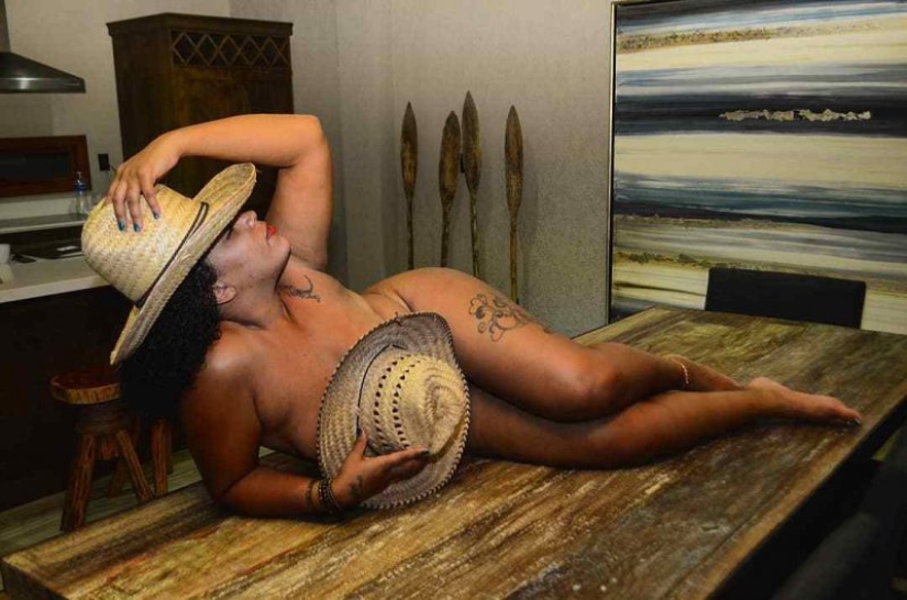 Selling love: a lady meets with daddies and gives them affection for money