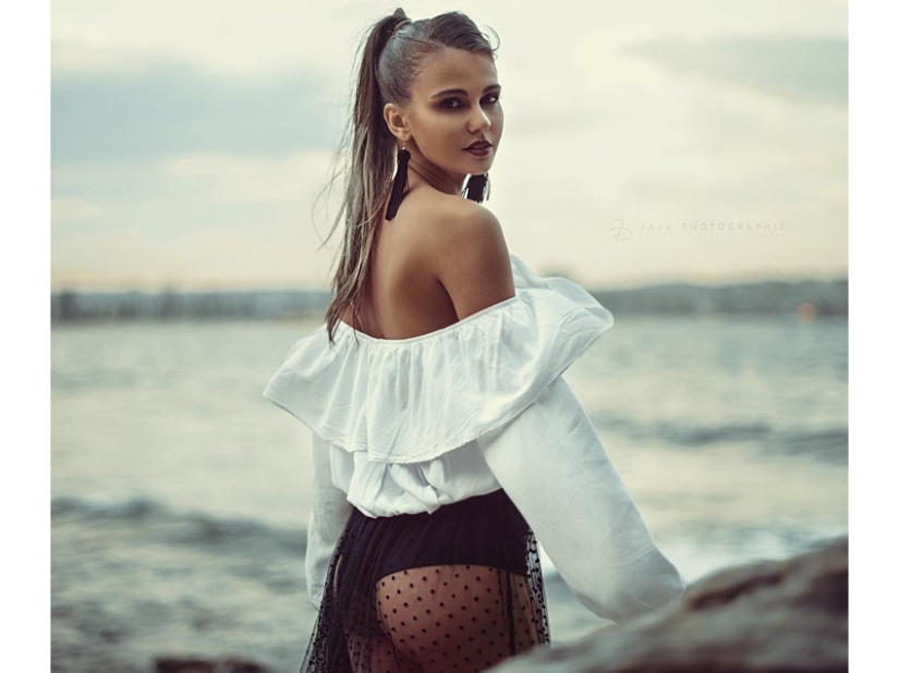 Sensual pictures of beautiful girls by Julien Fischer Sensual pictures of beautiful girls by Julien Fischer