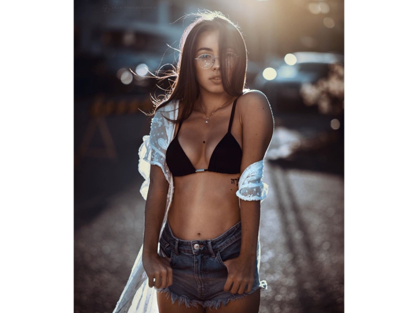 Sensual pictures of beautiful girls by Julien Fischer Sensual pictures of beautiful girls by Julien Fischer