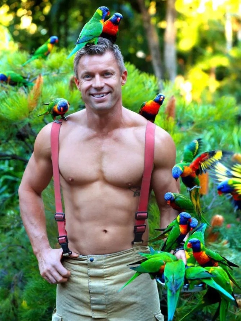 Sesión de fotos incendiaria: bomberos australianos calientes filmados con animales lindos para el calendario Sesión de fotos incendiaria: bomberos australianos calientes filmados con animales lindos para el calendario