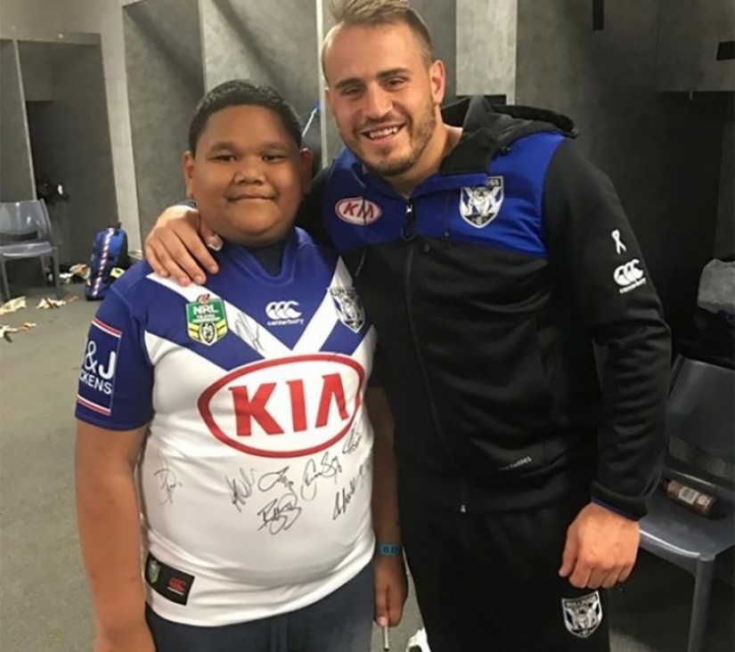 Seven-year-old "good giant" is not allowed to play rugby