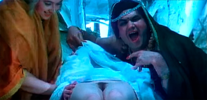 Sex revolution in the style of the 90s: the 9 most candid videos of those years