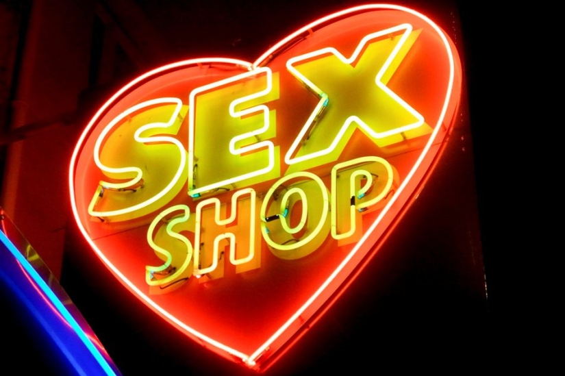 Sex shop: qué compran los jubilados, quién se avergüenza más y qué productos son los más populares Sex shop: qué compran los jubilados, quién se avergüenza más y qué productos son los más populares