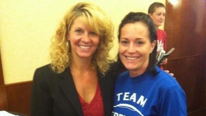 Shall we figure it out for three? The couple fell in love with a girl, and all three live as a friendly Swedish family