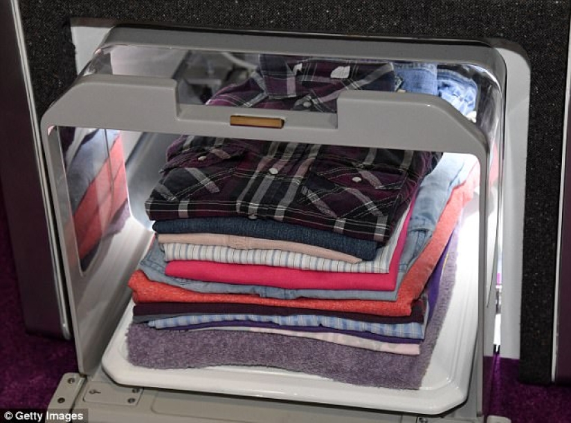 Shower for the lazy and suitcase-chaser: gadgets of the future presented in Las Vegas