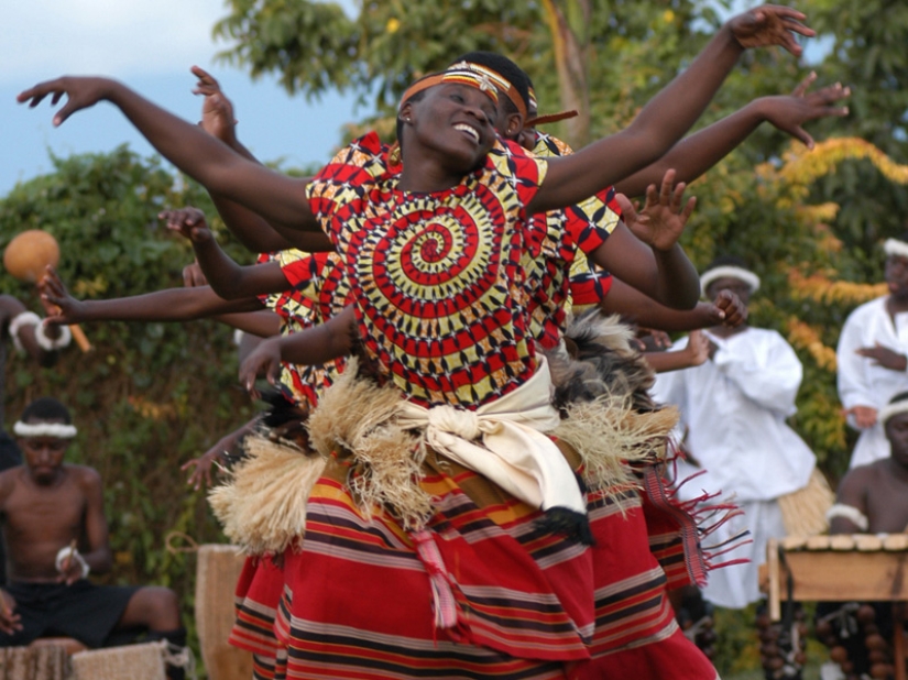 Si quieres ser blogger, paga: Uganda ha introducido un impuesto a las redes sociales y los mensajeros