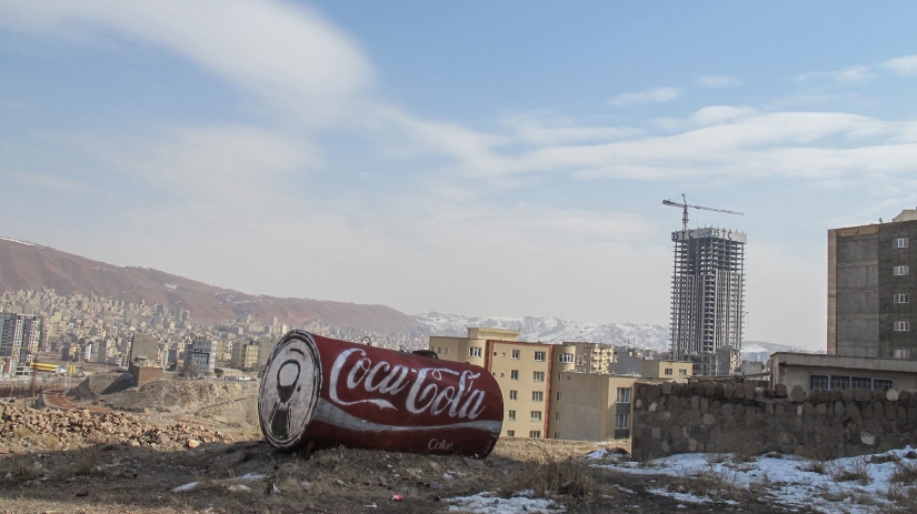 "Si te atrapan, te acusarán de satanismo": arte callejero prohibido de dos hermanos de Irán "Si te atrapan, te acusarán de satanismo": arte callejero prohibido de dos hermanos de Irán