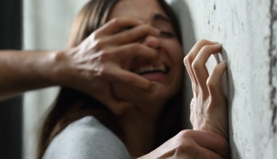 Siempre listo! Director indio instó a las mujeres a no resistir a los violadores